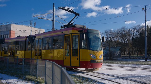 Zima nie oszczędza drogowców w Łodzi. Co dalej z remontem torowiska na Pabianickiej? [SZCZEGÓŁY]
