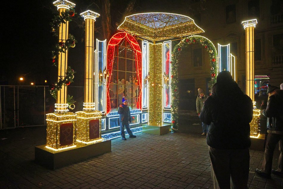 Iluminacje świąteczne w Łodzi. Zobacz najpiękniejsze ozdoby na Piotrkowskiej i placu Wolności
