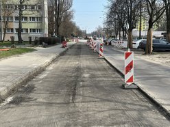Łódź. Remont Wielkopolskiej. NIE dla drogi rowerowej między drzewami, TAK dla nowych parkingów!
