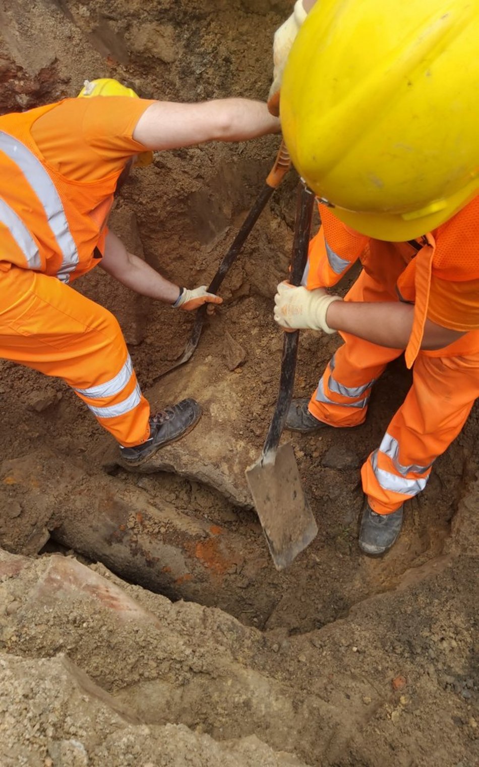 Łódź. Odkrycie starego kanału sprzed ponad 100 lat