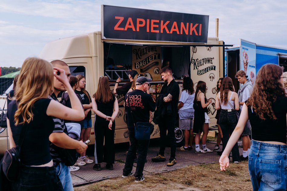 Strefa gastro na Łódź Summer Festival 2025. Sprawdź, co zjesz w food truckach!