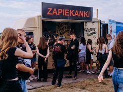 Strefa gastro na Łódź Summer Festival 2025. Sprawdź, co zjesz w food truckach!