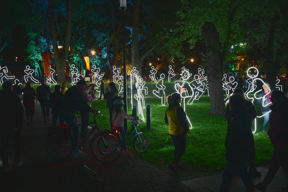 Park Staromiejski na Light Move Festival 2025 Łódź. Widzieliście go w takiej odsłonie?