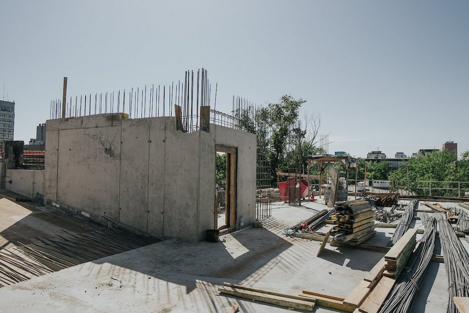 Łódź. Budowa parkingów wielopoziomowych w Łodzi. Powstają kolejne piętra. Kiedy koniec prac?