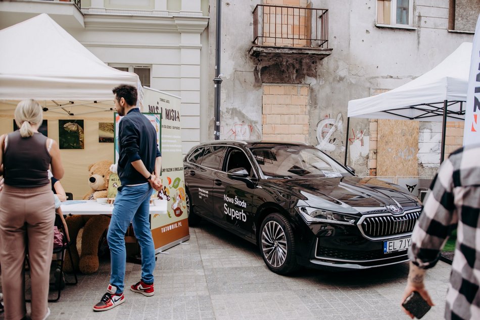 dzieci podczas zabawy