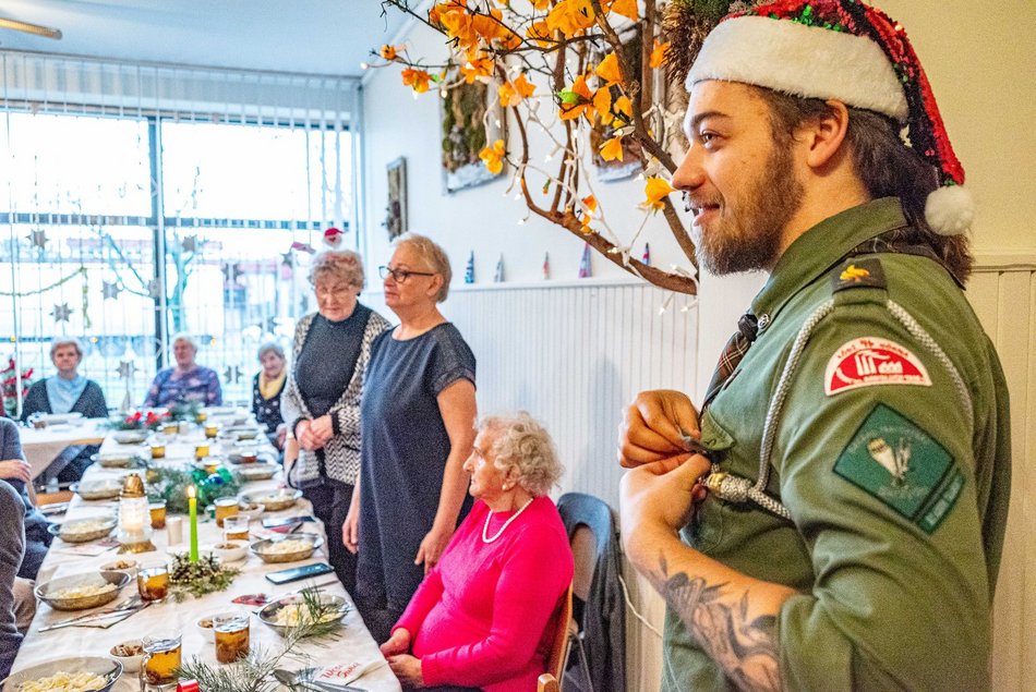 Seniorzy z Domów Dziennego Pobytu w Łodzi obdarowani przez harcerzy!