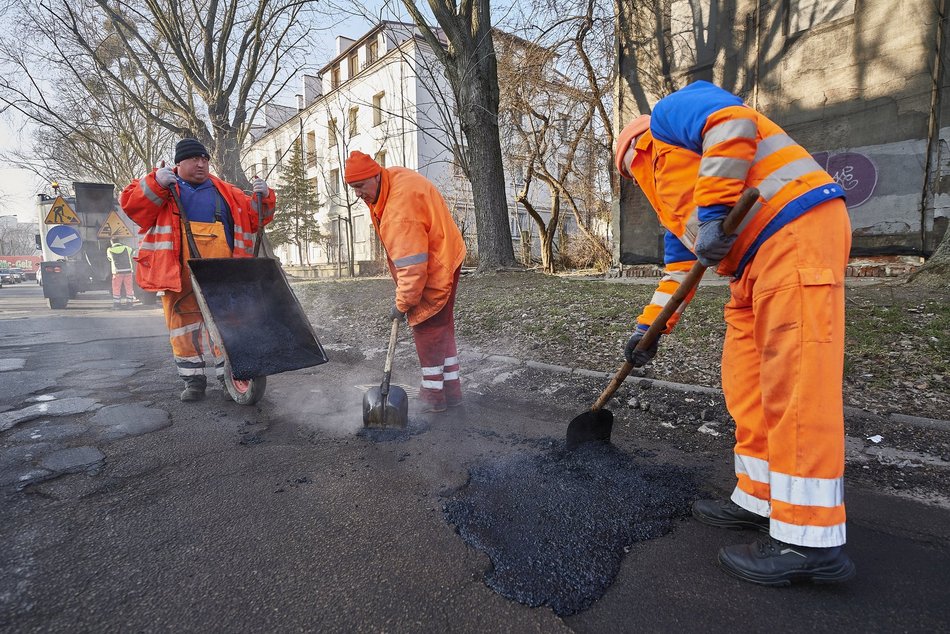 W środę drogowcy pracowali na 28 ulicach