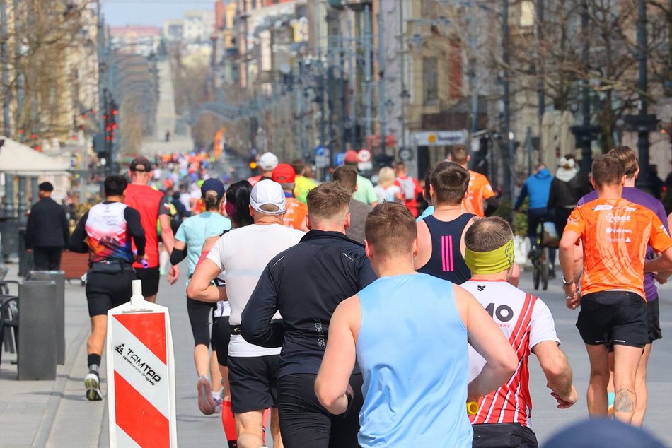 Łódź. DOZ Maraton Łódź 2026. Brałeś udział w biegu? Odszukaj się w galerii i zapisz na pamiątkę!
