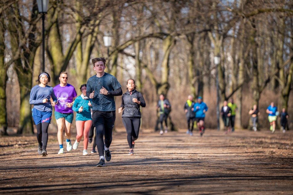 Łódź. Parkrun w Parku Poniatowskiego w Łodzi. Brałeś udział w biegu? Znajdź się na zdjęciach!