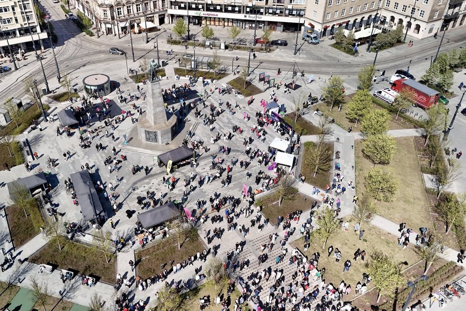 Roztańczeni Łodzianie na Placu Wolności! Tak świętowali Międzynarodowy Dzień Tańca