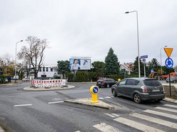 Łódź. Rondo u zbiegu ulic Obywatelskiej i Pienistej w Łodzi