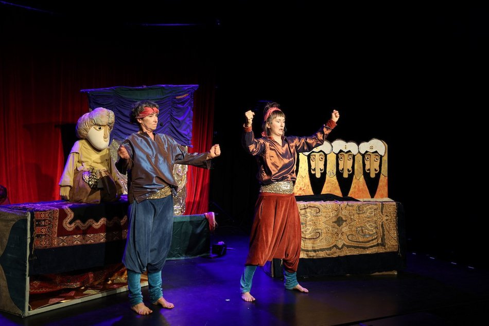 Łódź. Baśniowa Piotrkowska w Łodzi. W repertuarze "Alibaba i czterech rozbójników"