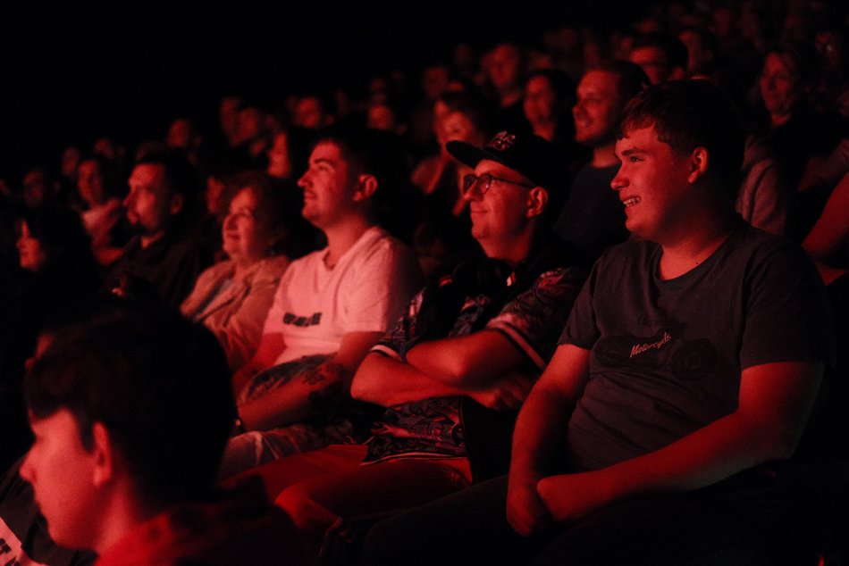 Adam Sobaniec na Stand-up Piotrkowska. Nawet deszcz nie pokrzyżował mu planów