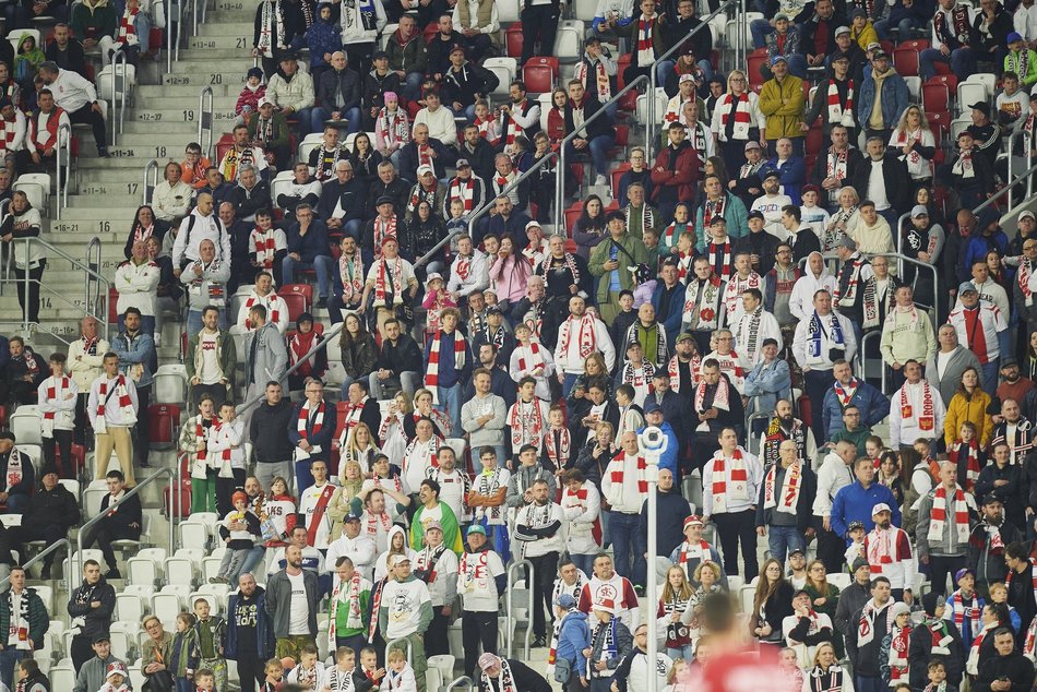 Kibice na meczu ŁKS Łódź - Wisła Kraków. Tłumy na trybunach