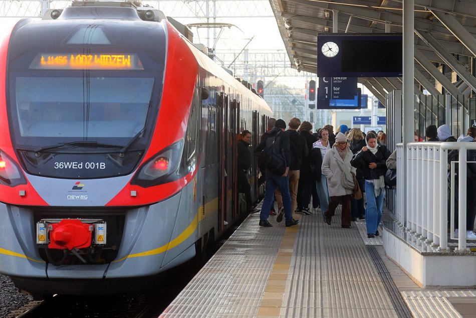 Łódź. Pociąg Koncertowy ŁKA na trasie Łódź-Warszawa. Wrócisz nim z koncertu Kena Carsona w Atlas Arenie