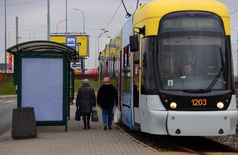 Łódź. Darmowe MPK Łódź dla seniorów. Kiedy przysługują zniżki i ulgi?