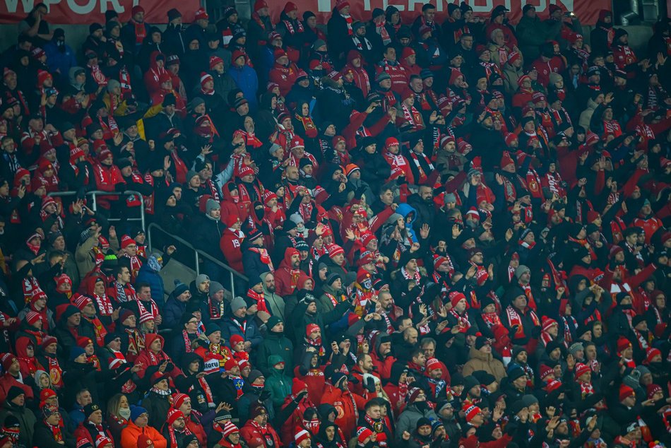 Łódź. Kibice na meczu Widzew Łódź - Cracovia. Byłeś/aś? Znajdź się w galerii!