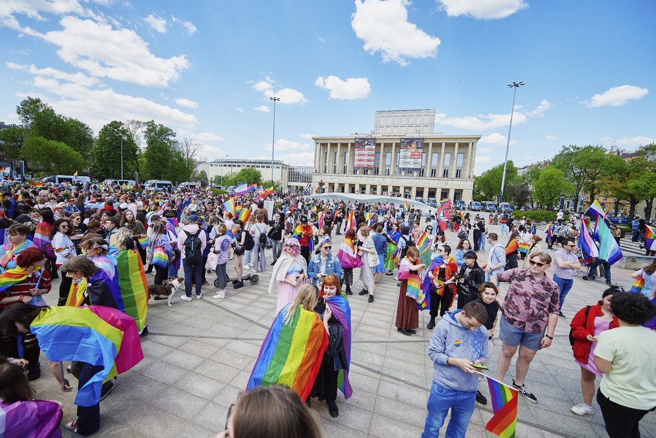 Uczestnicy Marszu Równości na ulicach Łodzi