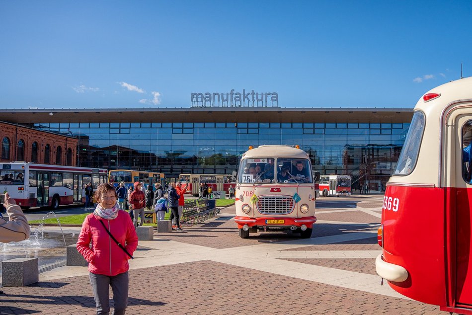 Wielka parada autobusów przejechała ulicami Łodzi