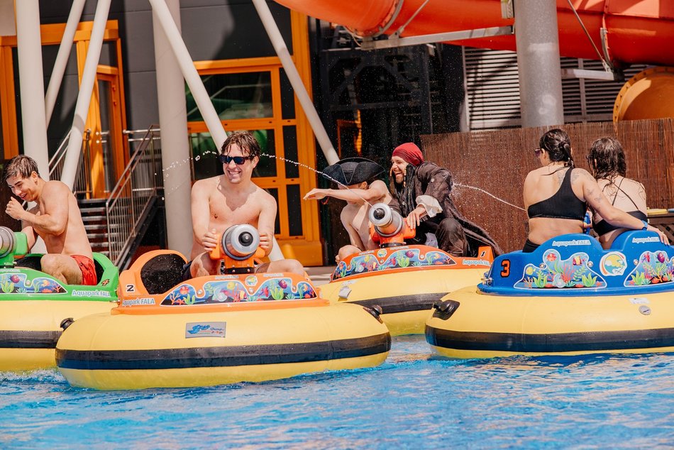 Łódź. Bitwa na wodnych skuterach w Aquaparku Fala! To jedyna taka atrakcja w Polsce!
