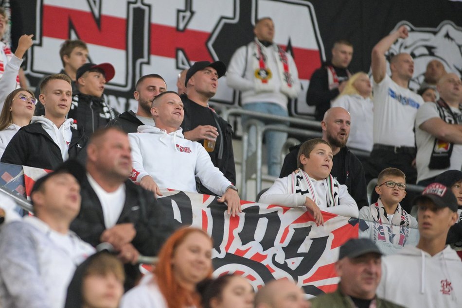 Kibice na meczu ŁKS Łódź z Polonią Warszawa. Byłeś/aś tam? Znajdź się w galerii!