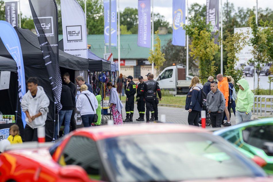 Ale auta pod Atlas Areną w Łodzi. Europejski zlot aut sportowych