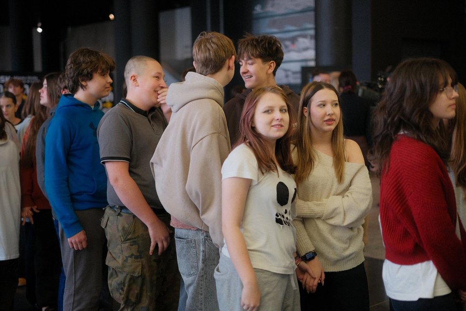 Łódź. Licealiści z Łodzi zatańczyli Belgijkę! Wielkie świętowanie Międzynarodowego Dnia Licealisty