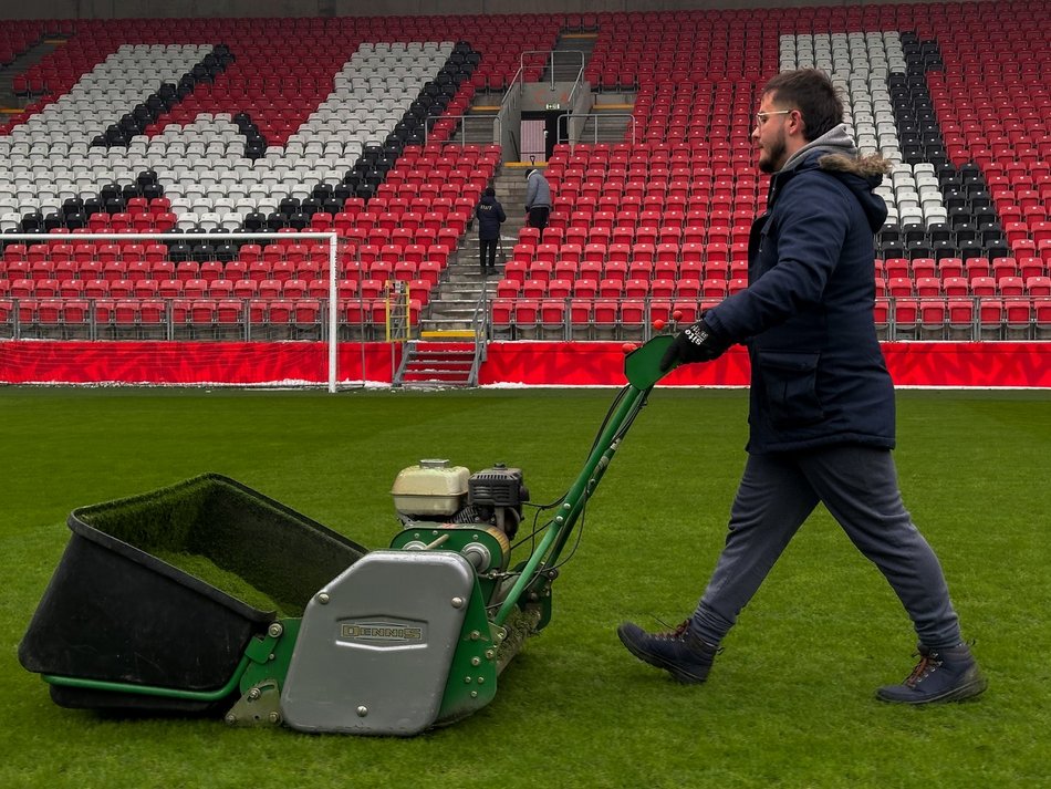 Łódź. Zima kontra murawa. Jak idą przygotowania do startu Ekstraklasy w Łodzi?