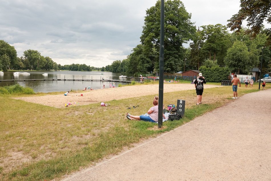 Łódź. Cisza i spokój na Stawach Stefańskiego w Łodzi. Idealne miejsce na niedzielne popołudnie