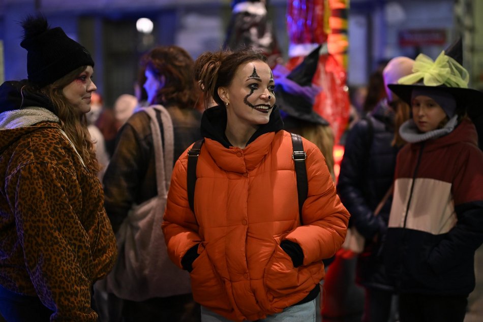 Łódź. Halloweenowa parada przeszła Piotrkowską w Łodzi. Tłumy duchów, czarownic i zombie!