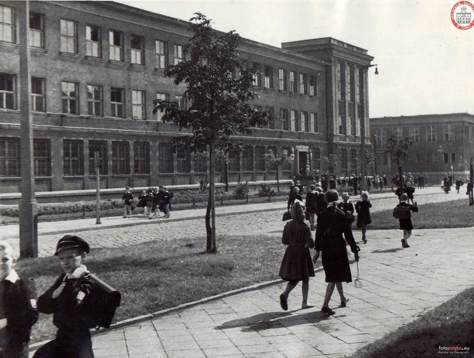 Łódź. Szkoły i uczniowie w Łodzi w dawnych latach. Wyjątkowy klimat na starych fotografiach!