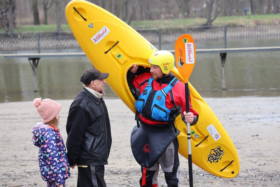 Kajakarze z Łódzkiego Klubu Kajakowego Albatros wyruszyli na blisko miesięczną wyprawę kajakową z Łodzi do Morza Bałtyckiego