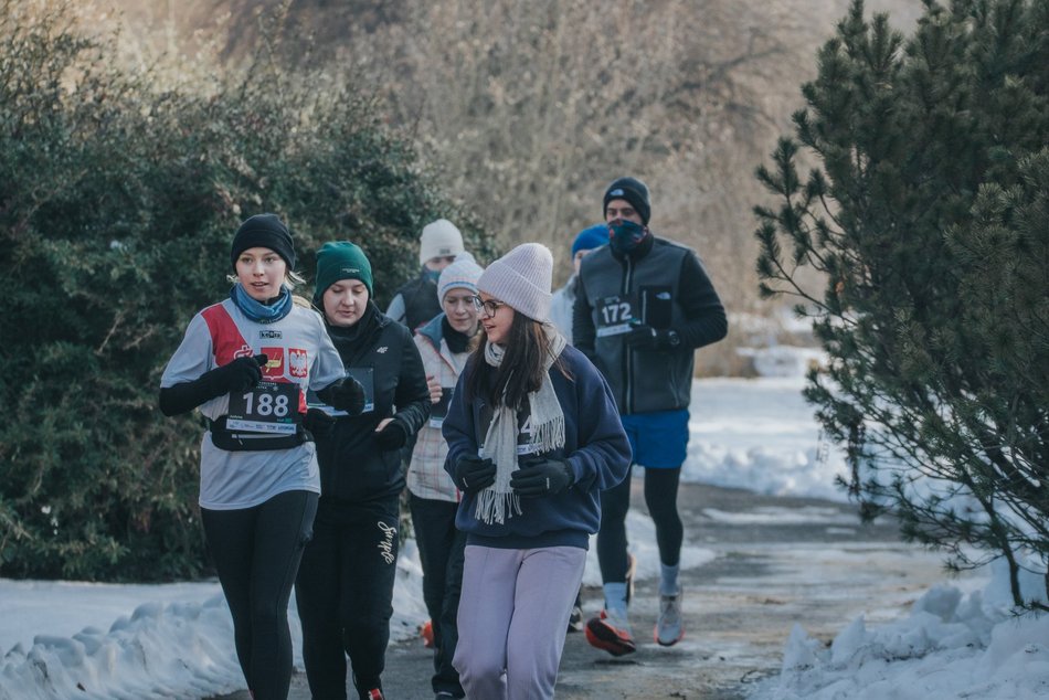 Botaniczna Piątka w Ogrodzie Botanicznym w Łodzi. Galeria z mroźnego biegu