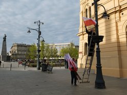 Łódź. Piotrkowska w biało-czerwonych barwach. Łódź gotowa na majówkę!