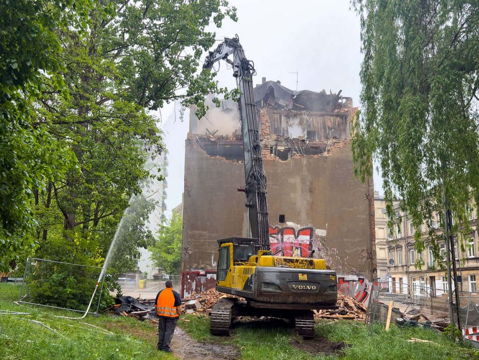Łódź. Remont Franciszkańskiej w Łodzi. Wyburzają kamienicę, by poszerzyć ulicę!