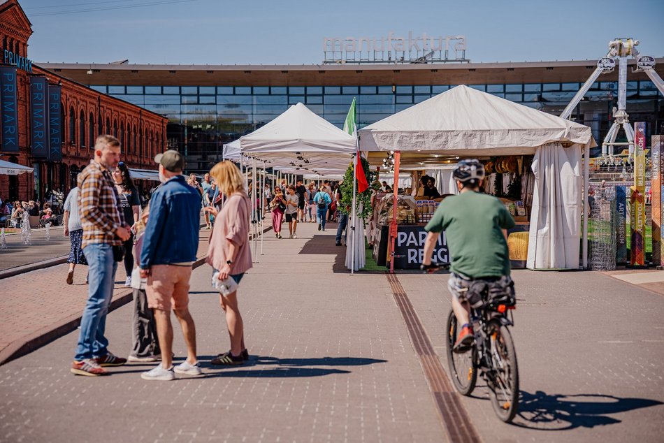 Łódź. Majówka w Manufakturze w Łodzi. Włoski jarmark, festiwal karuzel i wiele więcej