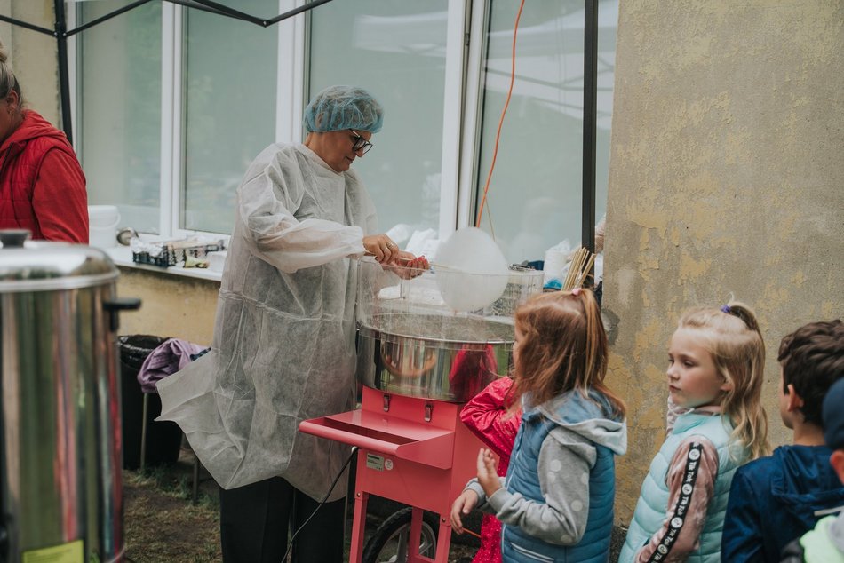 Łódź. „Czwartki na wesoło" z MOPS Łódź. Gry, zabawy, warsztaty, dmuchańce i przekąski