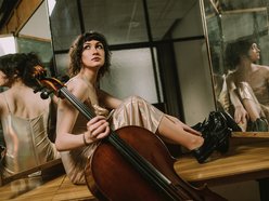 Łódź. Wiolonczelistka z Łodzi robi furorę na świecie! Poznaj artystyczną drogę Heleny Gałek