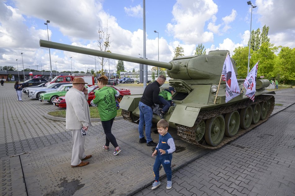 Ale auta pod Atlas Areną w Łodzi. Europejski zlot aut sportowych