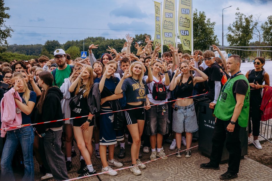 Deszcz im niestraszny! Pierwsi festiwalowicze rozpoczęli trzeci dzień Łódź Summer Festival 2025!