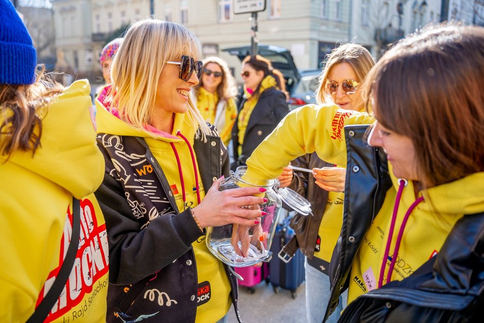 Łódź. Zobacz, jak "Babski Rajd AutoMocne" popędził Piotrkowską w Łodzi!