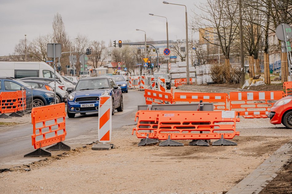 Remont Zaolziańskiej w Łodzi. Zobacz, jak drogowcy pracują nad nową jezdnią