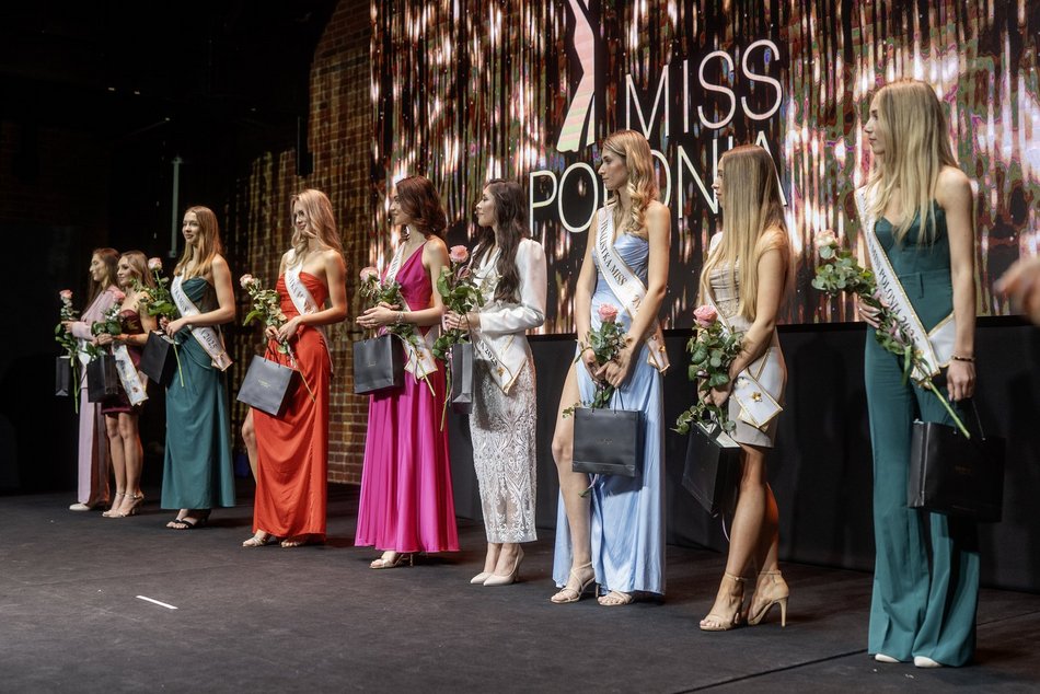 Przedstawienie finalistek Miss Polonia 2025 w Łodzi. Wzruszające pożegnanie Mai Klajdy