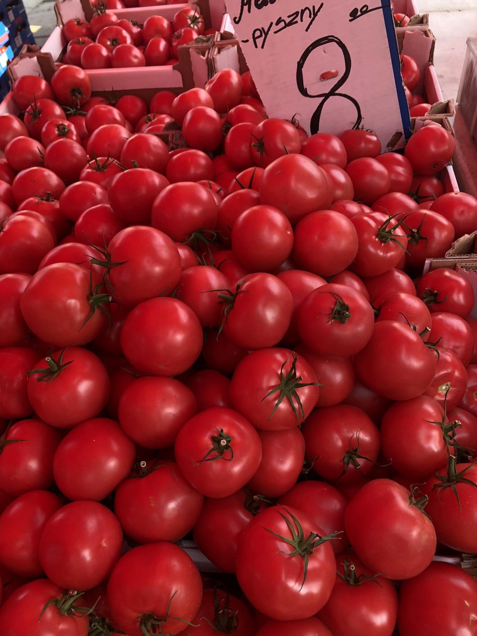 Bałucki Rynek w Łodzi - pomidory