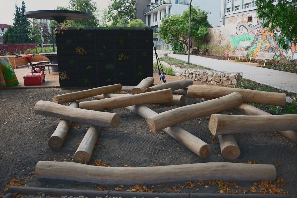 Łódź. Takiego skweru w Łodzi jeszcze nie było! Siłownia, park sensoryczny i plac zabaw już gotowe