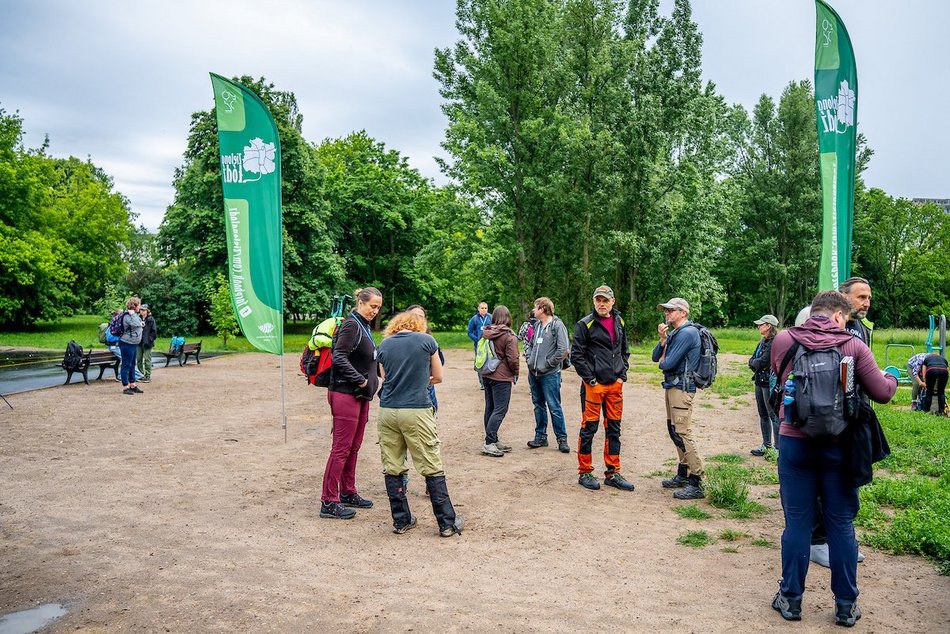 Łódź. Żadna wyprawa im nie straszna! Śmiałkowie wyruszyli na nocny spacer po Łodzi