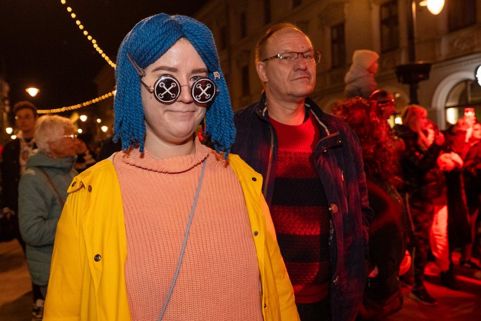 Łódź. Halloweenowa parada przeszła Piotrkowską w Łodzi. Tłumy duchów, czarownic i zombie!