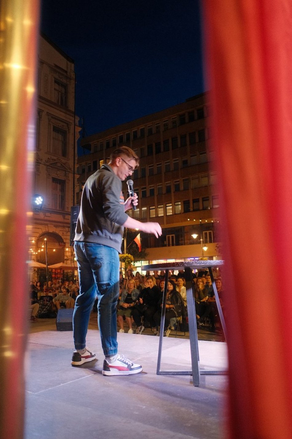 Łódź. Stand-up na Piotrkowskiej. W pasażu Schillera znów było pełno dobrego humoru