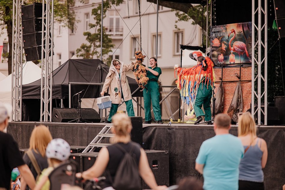 Łódź. Miejski Dzień Dziecka 2025 w Łodzi. Majka Jeżowska, dmuchańce i pokazy [ZDJĘCIA]