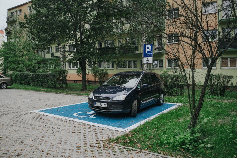 Łódź. Nowy parking na Kozinach w Łodzi. Tego potrzebowali mieszkańcy